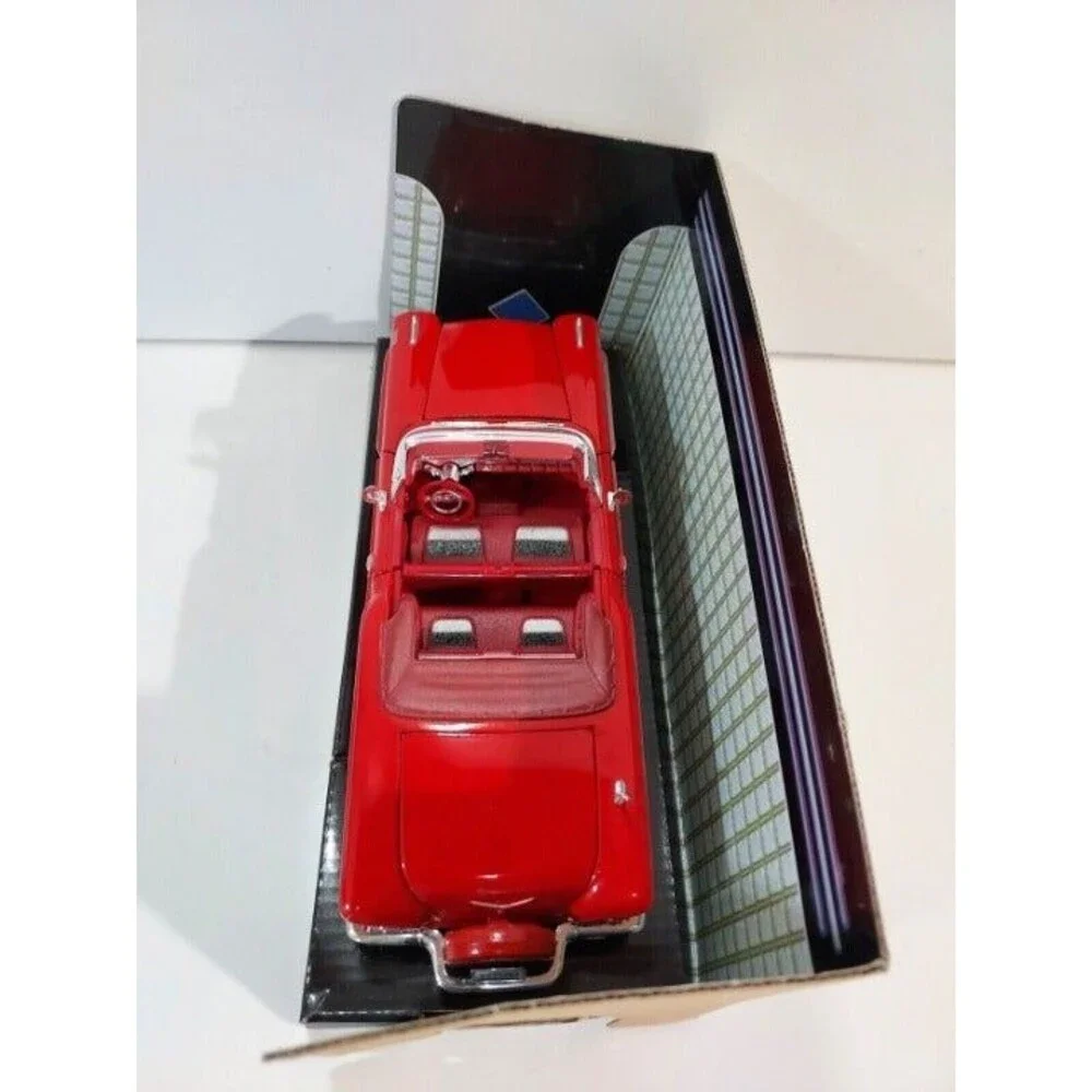 Motormax 1:24 Die Cast 1958 Chevrolet Impala Convertible Red